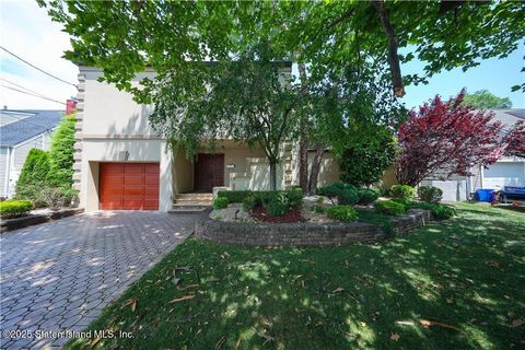 Photo of 35 Hales Avenue, Staten Island, NY 10312 (MLS # 2504029)