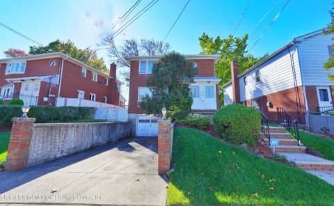 Photo of 128 Thomas Street, Staten Island, NY 10306 (MLS # 1165063)