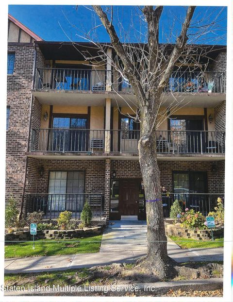 Photo of 19 Donna Court #11, Staten Island, NY 10314 (MLS # 1158810)