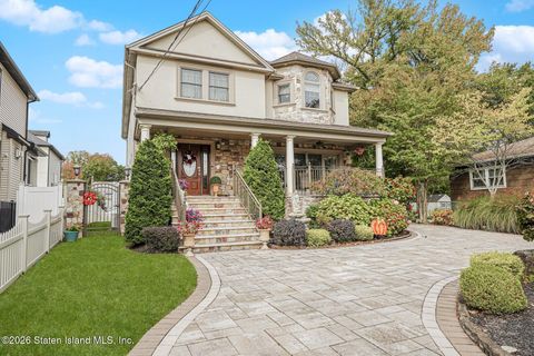 Photo of 63 Finlay Avenue, Staten Island, NY 10309 (MLS # 2600129)