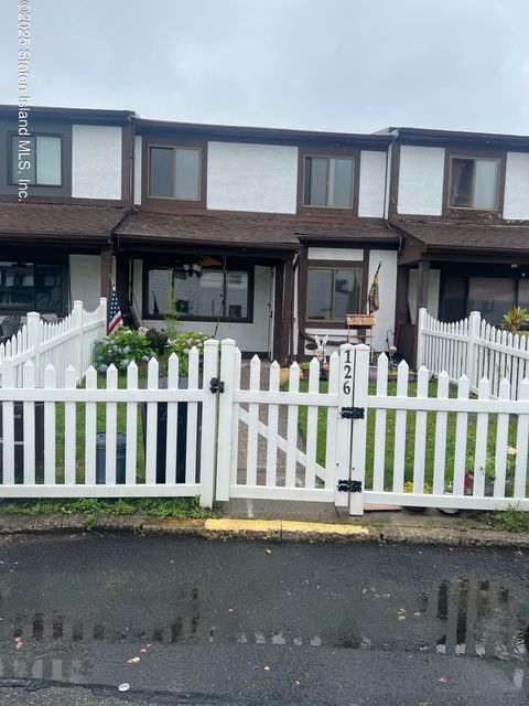 Photo of 126 Parkview Loop, Staten Island, NY 10314 (MLS # 2503399)