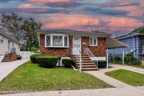 Photo of 38 Andros Ave Ave, Staten Island, NY 10303 (MLS # 1164651)