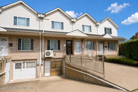 Townhouse For Sale - 85 Fairway Avenue<br/> Richmond County, Staten Island, NY 10304