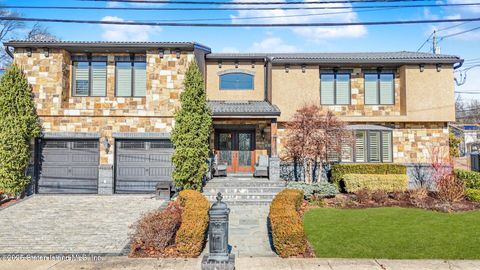 Photo of 5 Anthony Street, Staten Island, NY 10309 (MLS # 2500604)