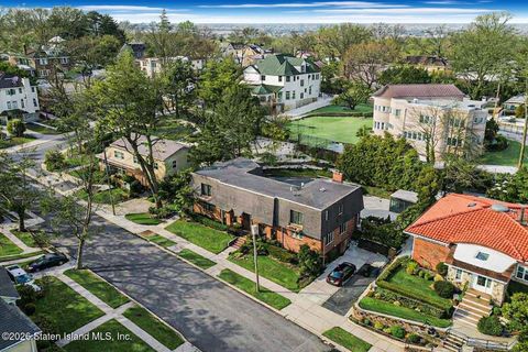 Photo of 15 Herkimer Street, Staten Island, NY 10301 (MLS # 2600750)