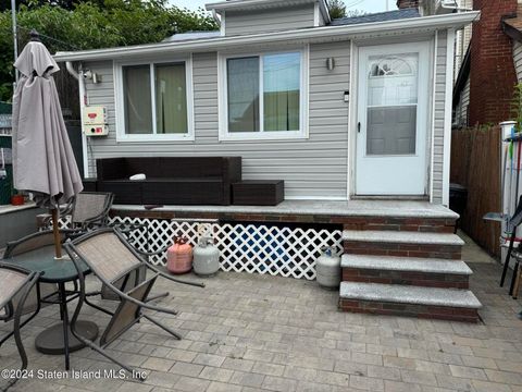 Photo of 73 Ocean Avenue, Staten Island, NY 10305 (MLS # 2404311)