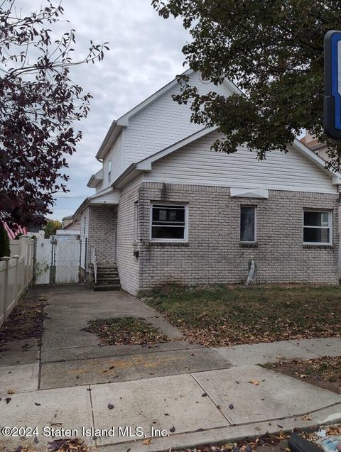 Photo of 42 Robinson Avenue, Staten Island, NY 10312 (MLS # 2406898)