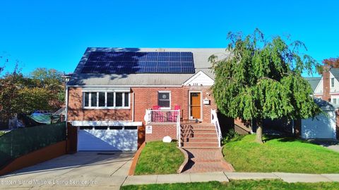 Photo of 331 Leonard Avenue, Staten Island, NY 10302 (MLS # 1165007)