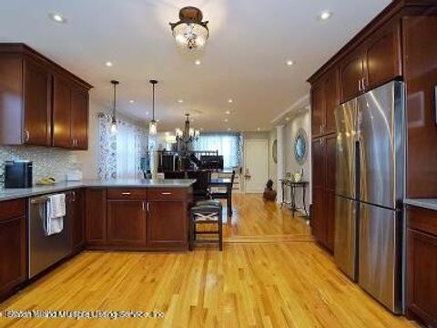 Photo of 358 Castleton Avenue, Staten Island, NY 10301 (MLS # 1159818)