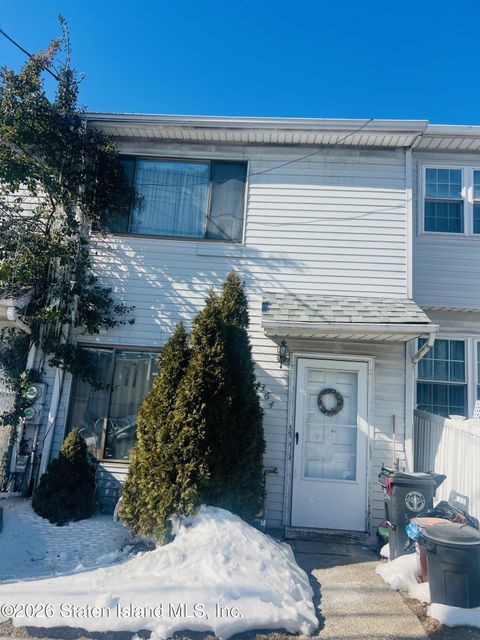 Photo of 364 Mosel Avenue, Staten Island, NY 10304 (MLS # 2600732)