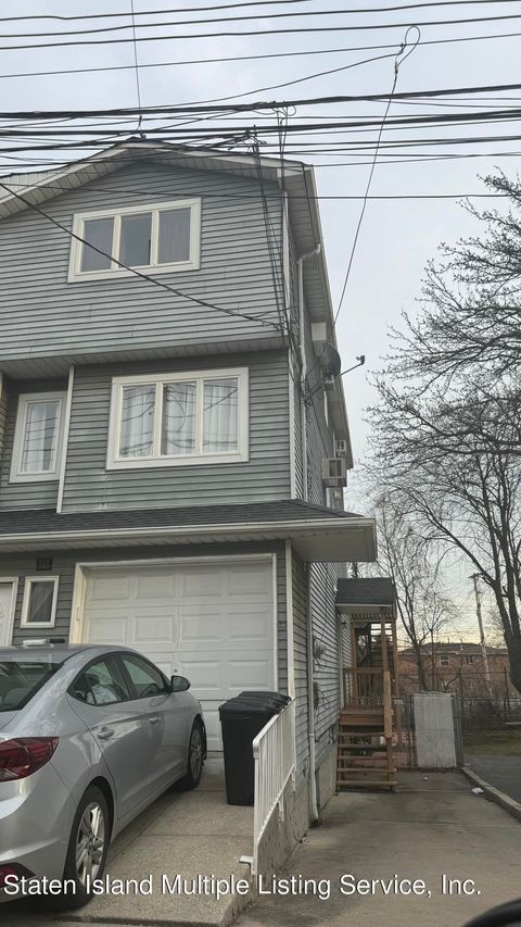 Photo of 50 Behan Court, Staten Island, NY 10306 (MLS # 2400378)