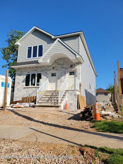 Photo of 10 Cooper Place, Staten Island, NY 10309 (MLS # 1162054)