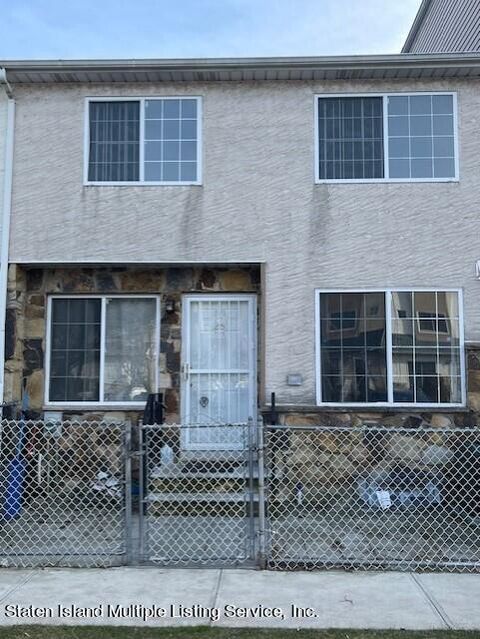 Photo of 26 Skyline Drive, Staten Island, NY 10304 (MLS # 2400743)