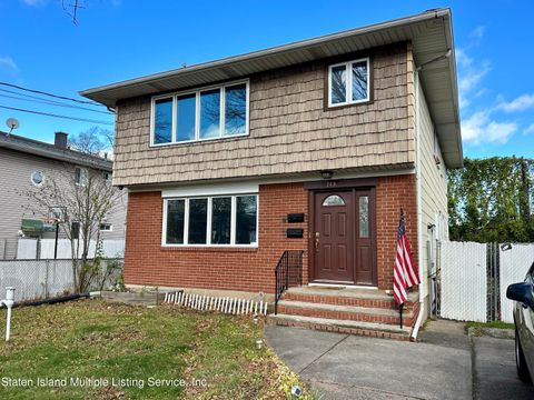 Photo of 713 Tysens Lane, Staten Island, NY 10306 (MLS # 1165570)