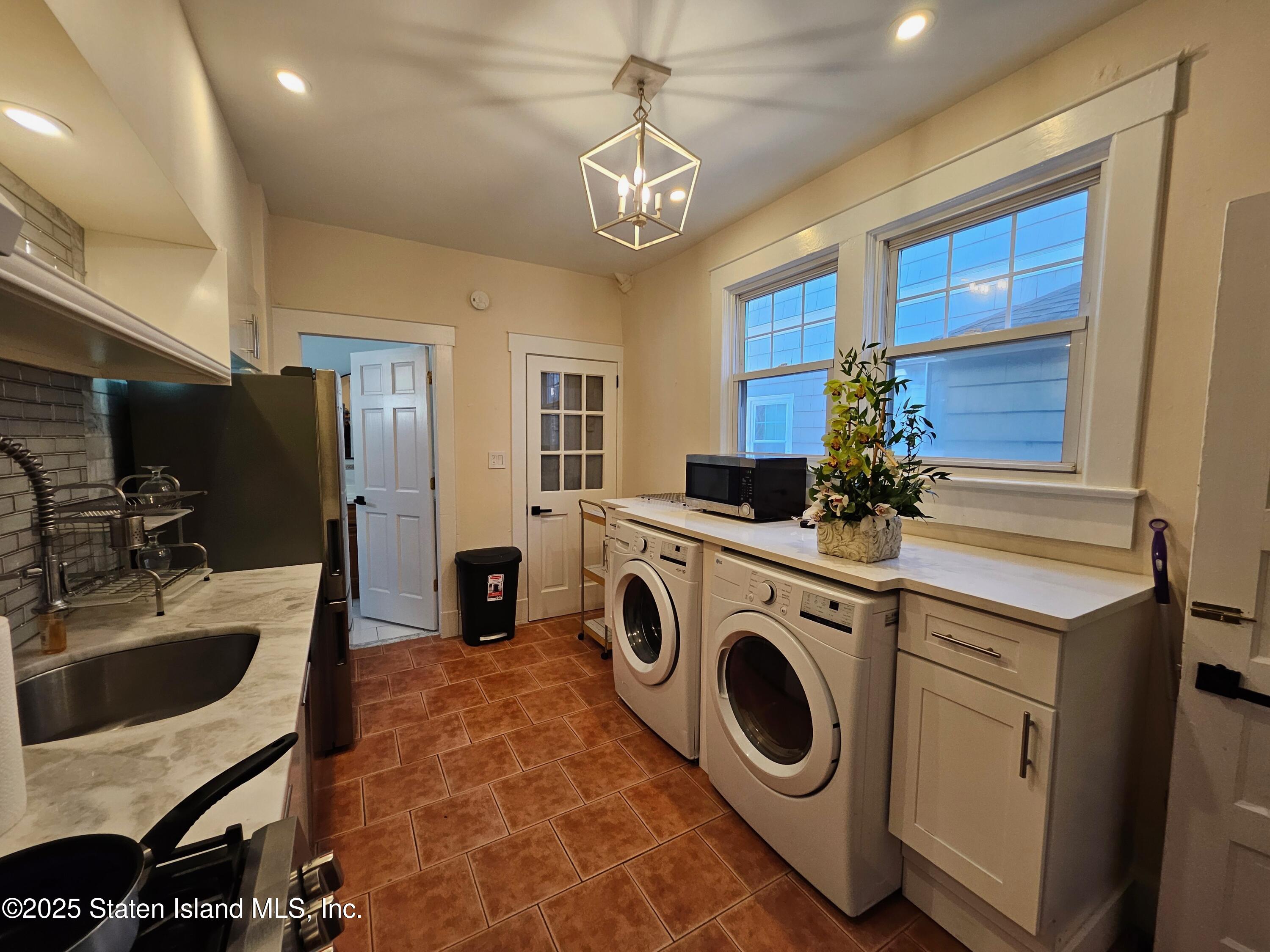 674 Castleton Avenue, Staten Island, New York image 9