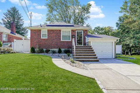Photo of 148 Sturges Street, Staten Island, NY 10314 (MLS # 2505662)