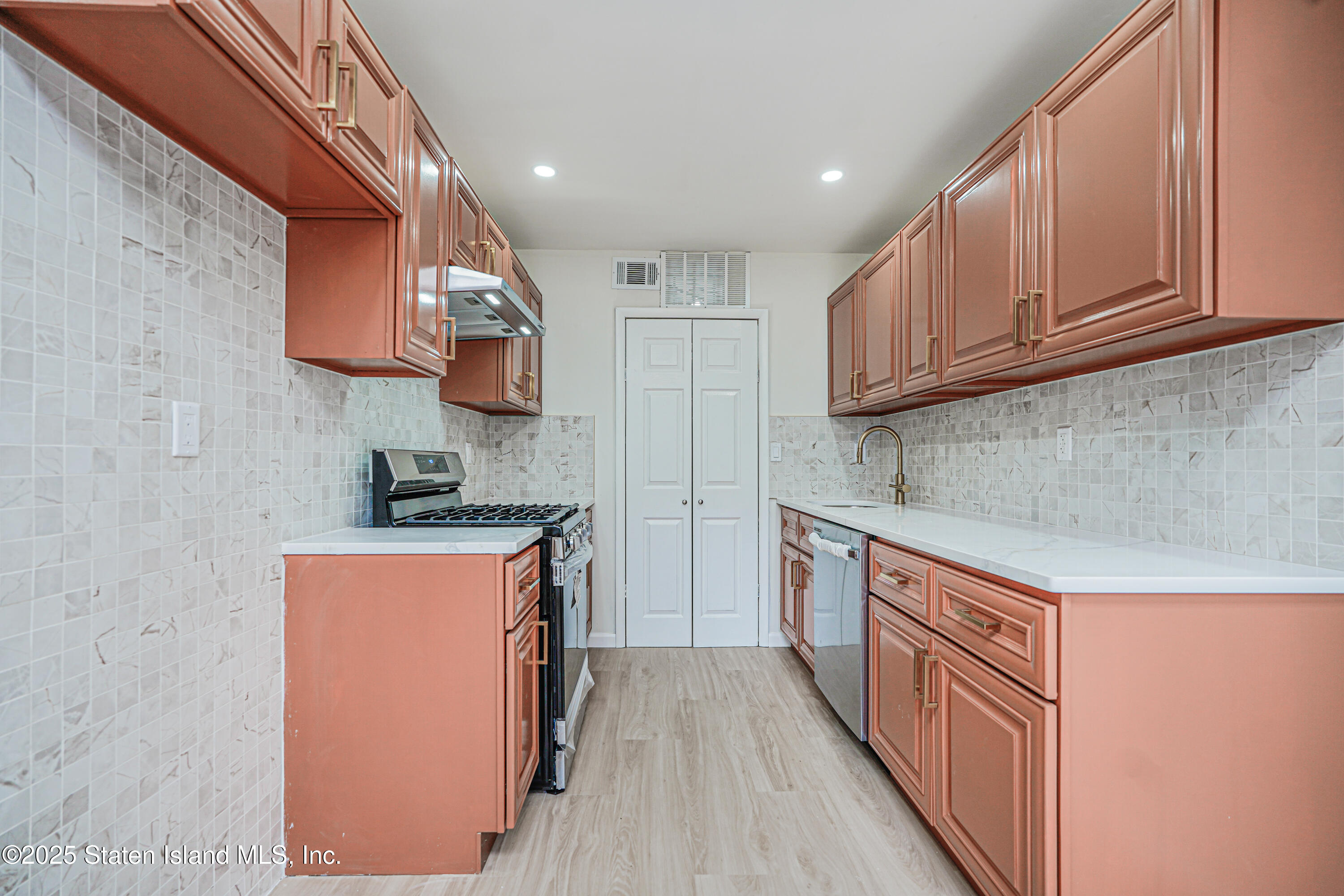 149 Pierpont Place, Staten Island, New York image 17
