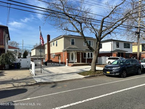Photo of 358 Buel Avenue, Staten Island, NY 10305 (MLS # 2601434)