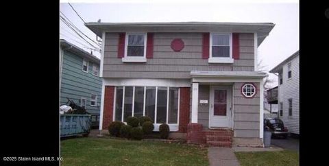 Photo of 39 Thomas Street, Staten Island, NY 10306 (MLS # 2503652)