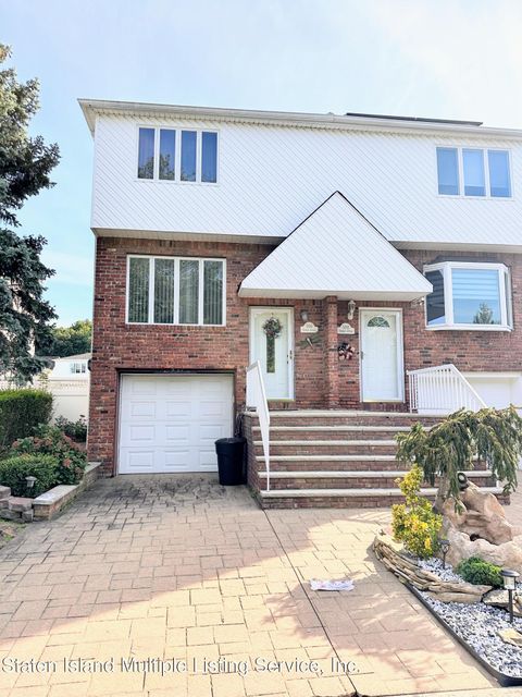 Photo of 586 Genesee Avenue, Staten Island, NY 10312 (MLS # 1164502)