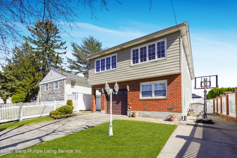 Photo of 223 Hawthorne Avenue, Staten Island, NY 10314 (MLS # 2401291)