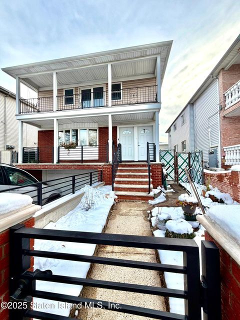 Photo of 110 Spartan Ave #2, Staten Island, NY 10303 (MLS # 2600028)