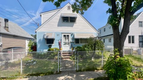 Photo of 211 Beach Road, Staten Island, NY 10312 (MLS # 1164229)