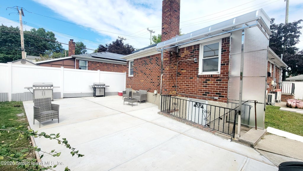 Photo of 138 Buel Avenue, Staten Island, NY 10305 (MLS # 2605679)