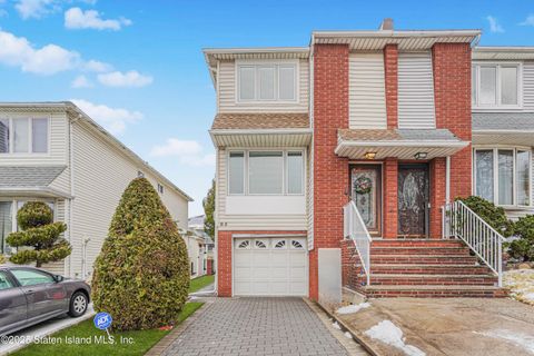 Photo of 85 Hewitt Avenue, Staten Island, NY 10301 (MLS # 2500676)