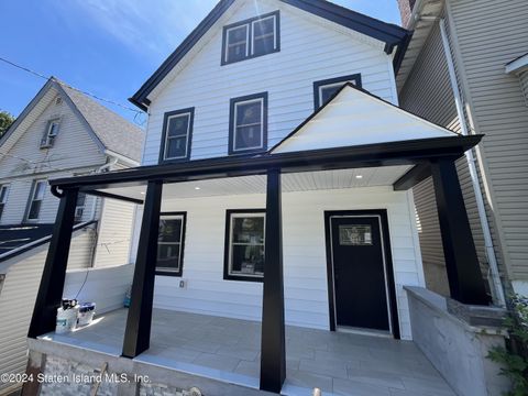 Photo of 22 Prospect Avenue, Staten Island, NY 10301 (MLS # 2403822)