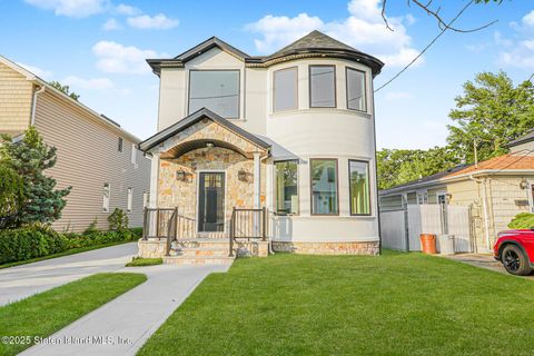 Photo of 331 Winchester Avenue, Staten Island, NY 10312 (MLS # 2504693)