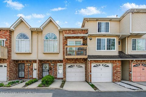 Photo of 20 Jupiter Lane, Staten Island, NY 10303 (MLS # 2602504)