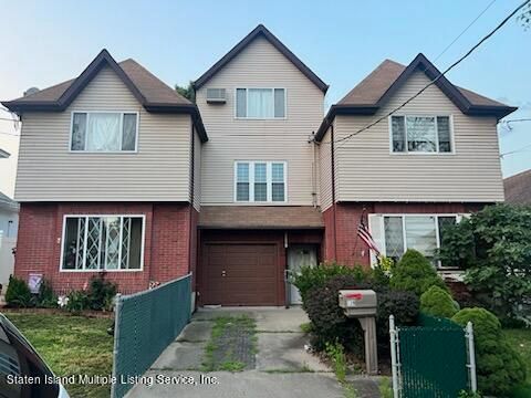 Photo of 139 Hamden Avenue, Staten Island, NY 10306 (MLS # 1163495)