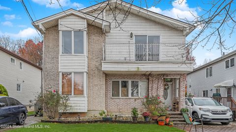 Photo of 58 Mason Boulevard, Staten Island, NY 10309 (MLS # 2406587)