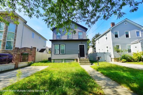 Photo of 354 Sleight Avenue, Staten Island, NY 10307 (MLS # 1164441)