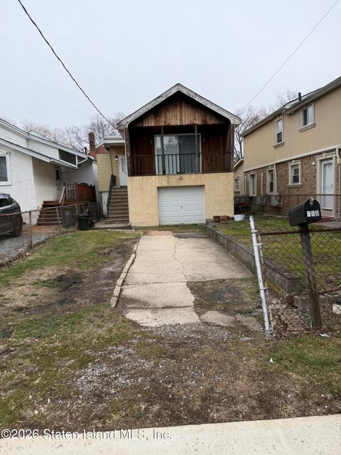 Photo of 289 Norway Avenue, Staten Island, NY 10305 (MLS # 2601309)