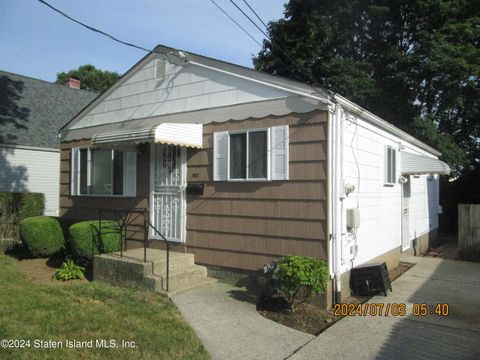 Photo of 192 Holden Boulevard, Staten Island, NY 10314 (MLS # 2403811)