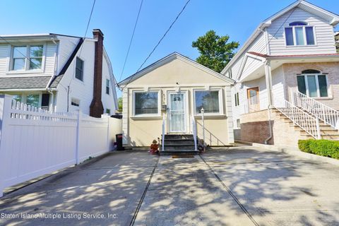 Photo of 578 Rockaway Street, Staten Island, NY 10307 (MLS # 1164688)