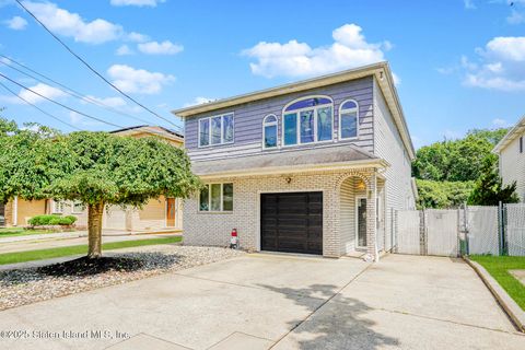 Photo of 90 Hawley Avenue, Staten Island, NY 10312 (MLS # 2600518)