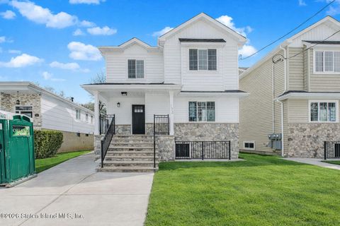 Photo of 172 N Railroad Street, Staten Island, NY 10312 (MLS # 2506383)