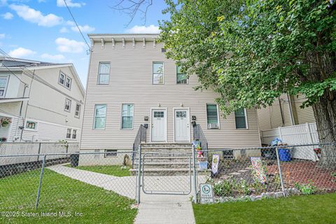 Photo of 310312 Hillside Avenue, Staten Island, NY 10304 (MLS # 2505402)