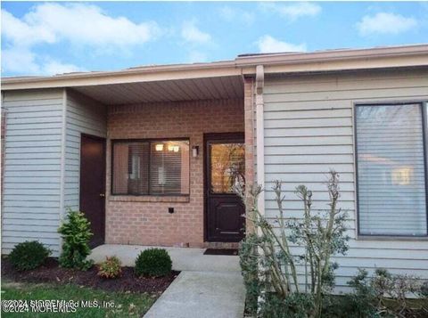 Photo of 239 Medford Court #C, Manalapan, NJ 07726 (MLS # 2402445)