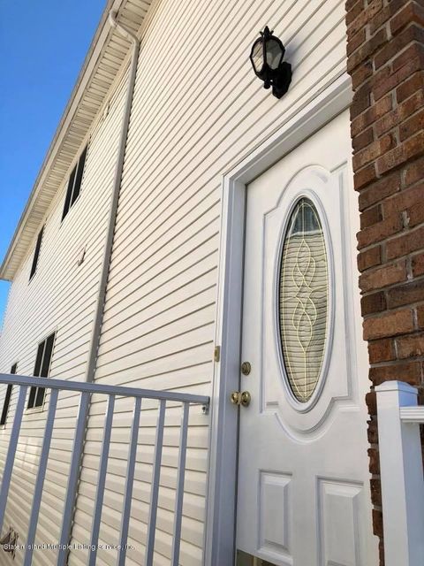 Photo of 27 Opal Lane, Staten Island, NY 10309 (MLS # 1159147)