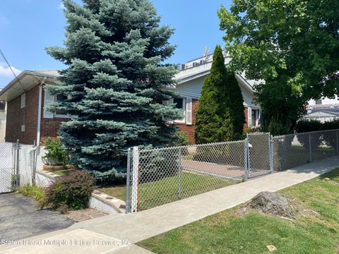 Photo of 291 Major Avenue, Staten Island, NY 10305 (MLS # 1163403)