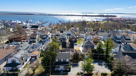 Photo of 3948 Hylan Boulevard, Staten Island, NY 10308 (MLS # 2602136)