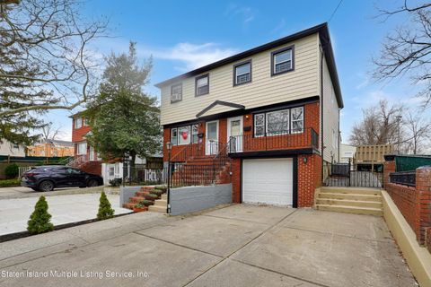 Photo of 119 School Road, Staten Island, NY 10305 (MLS # 2400610)