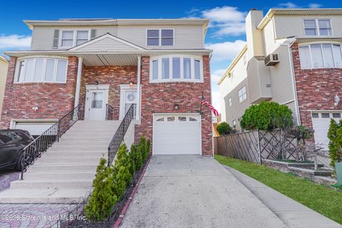 Photo of 80 Willowwood Lane, Staten Island, NY 10308 (MLS # 2601554)