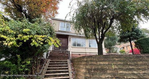 Photo of 3037 Richmond Road, Staten Island, NY 10306 (MLS # 1165241)