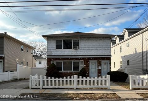 Photo of 332 Jewett Avenue, Staten Island, NY 10302 (MLS # 2500280)