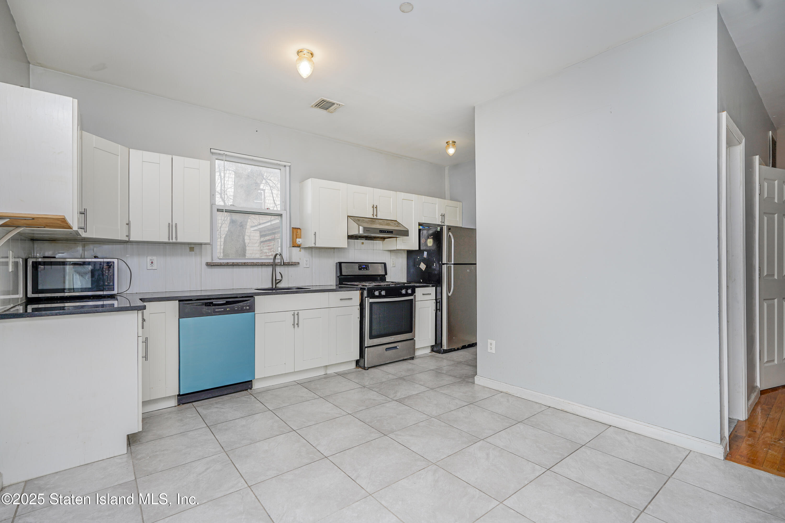 145 Winter Avenue, Staten Island, New York image 10